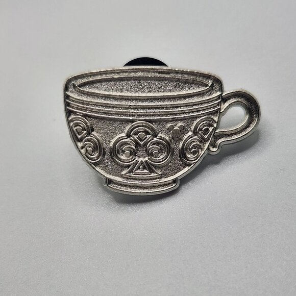 Disney Trading Pin Hidden Mickey DLR 2015 Mad Tea Party Cups Chaser Tea Cup - Picture 1 of 4